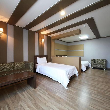 Yes Motel Gunsan Exterior photo