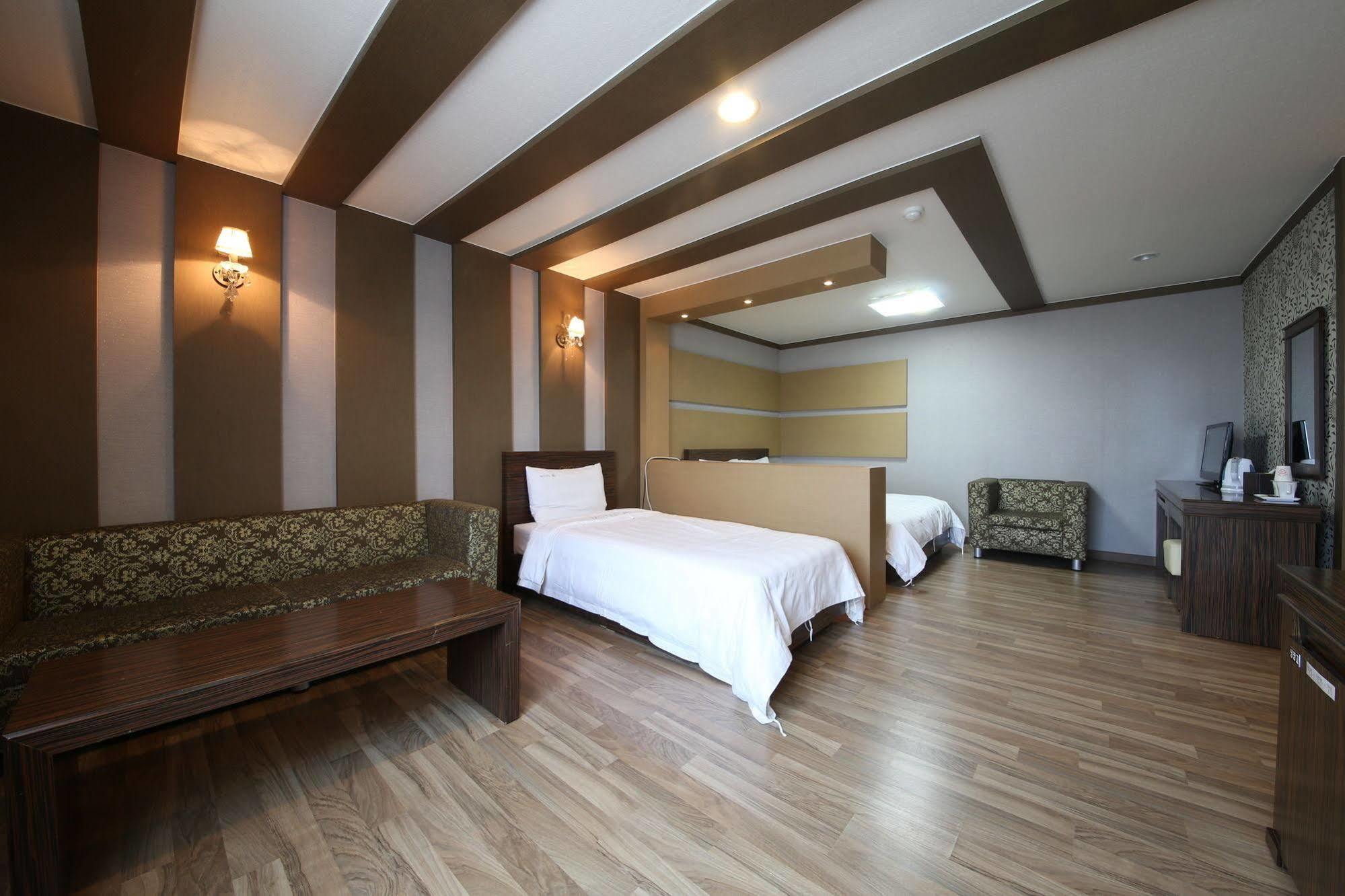 Yes Motel Gunsan Exterior photo