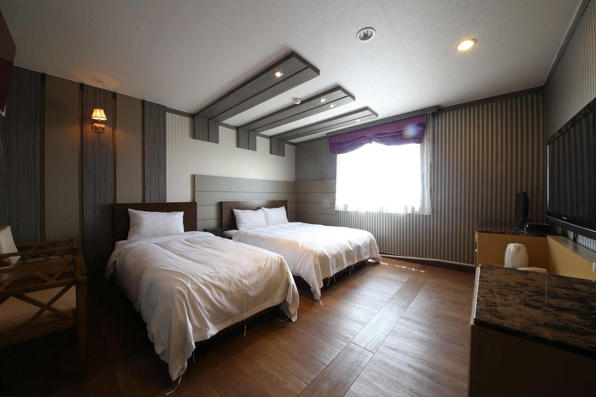 Yes Motel Gunsan Exterior photo