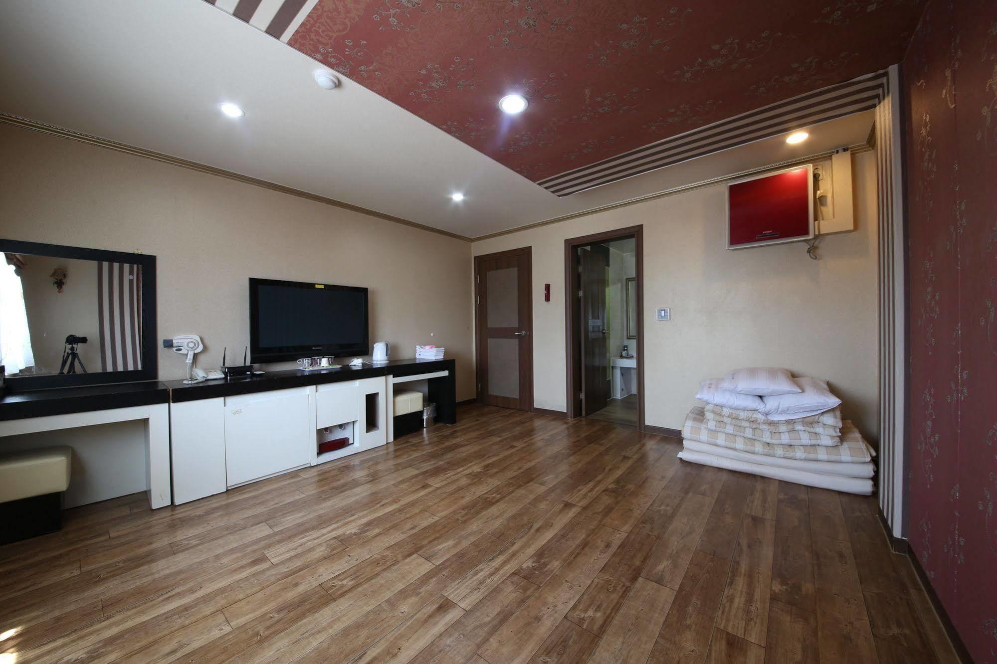 Yes Motel Gunsan Exterior photo