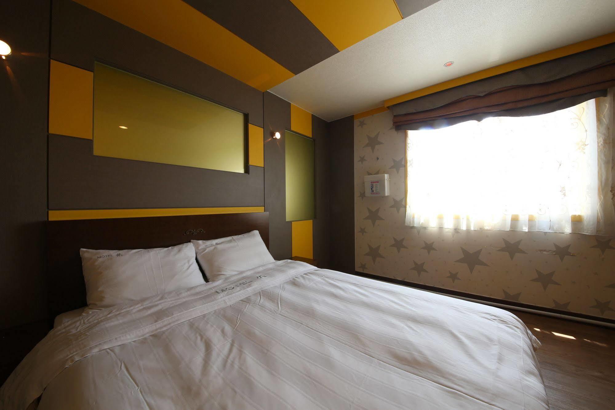 Yes Motel Gunsan Exterior photo