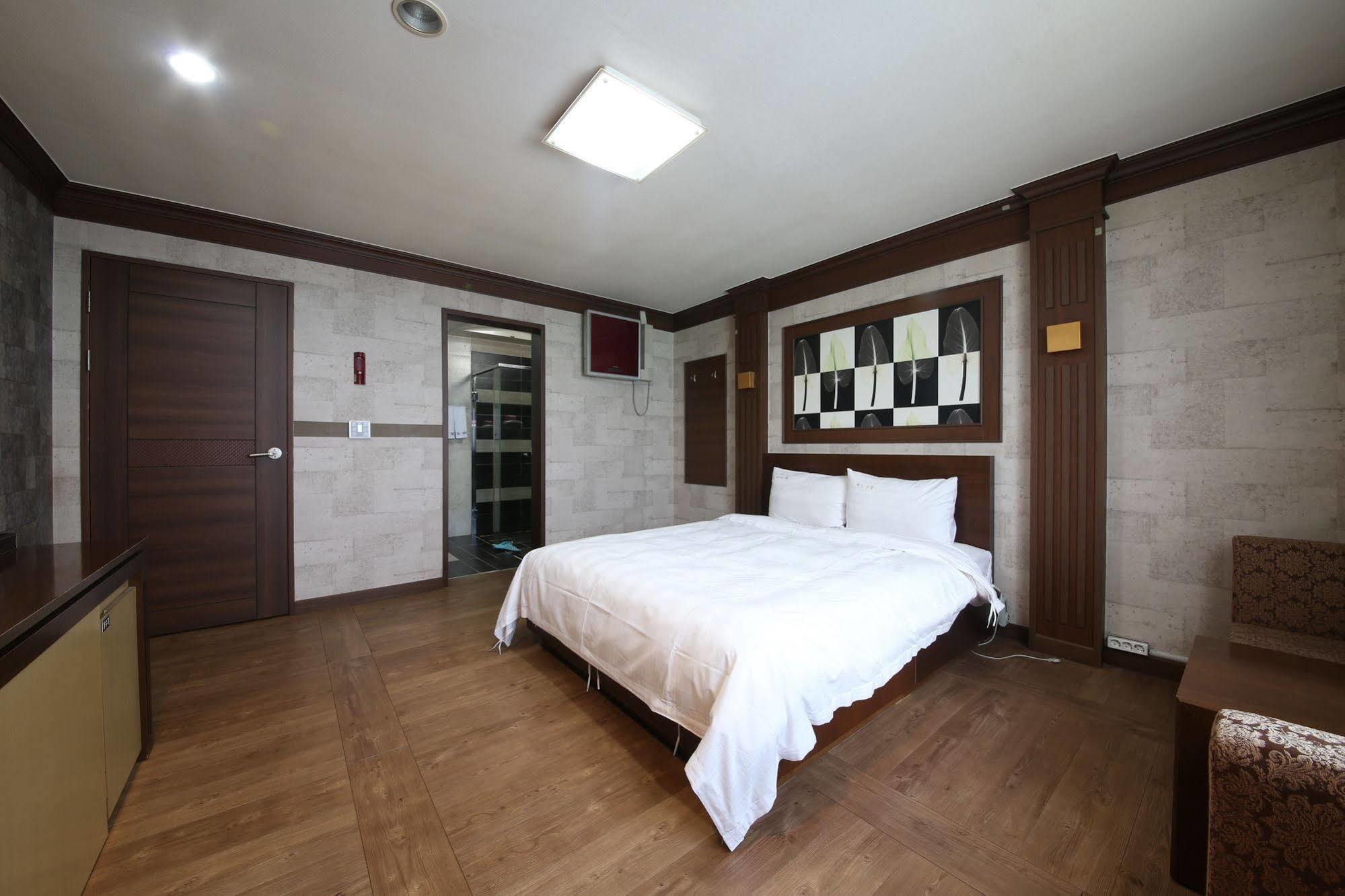 Yes Motel Gunsan Exterior photo