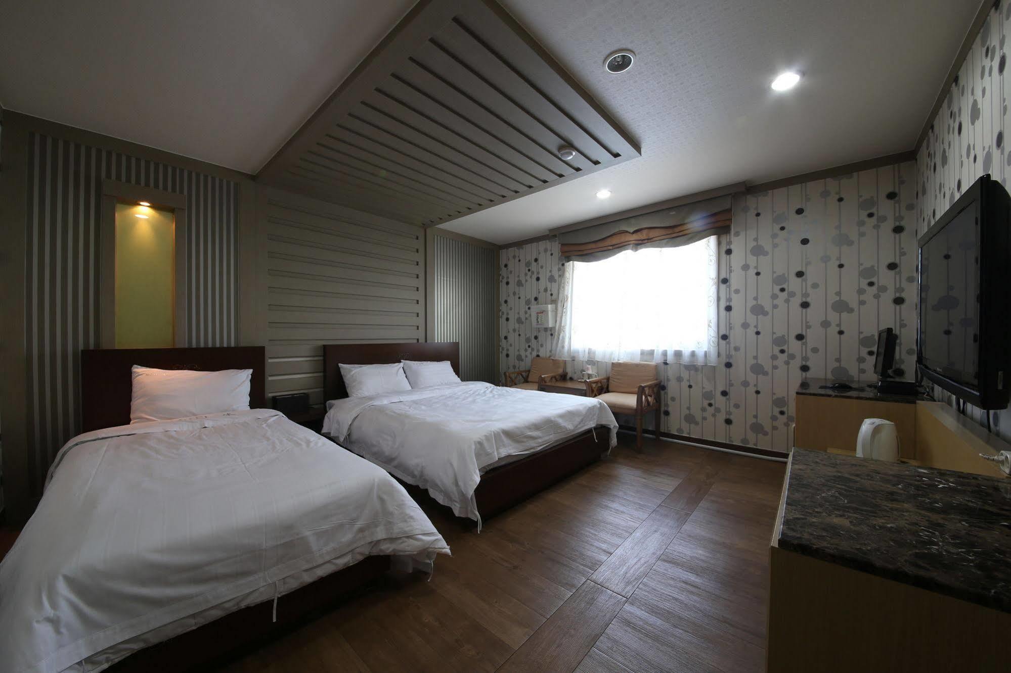 Yes Motel Gunsan Exterior photo