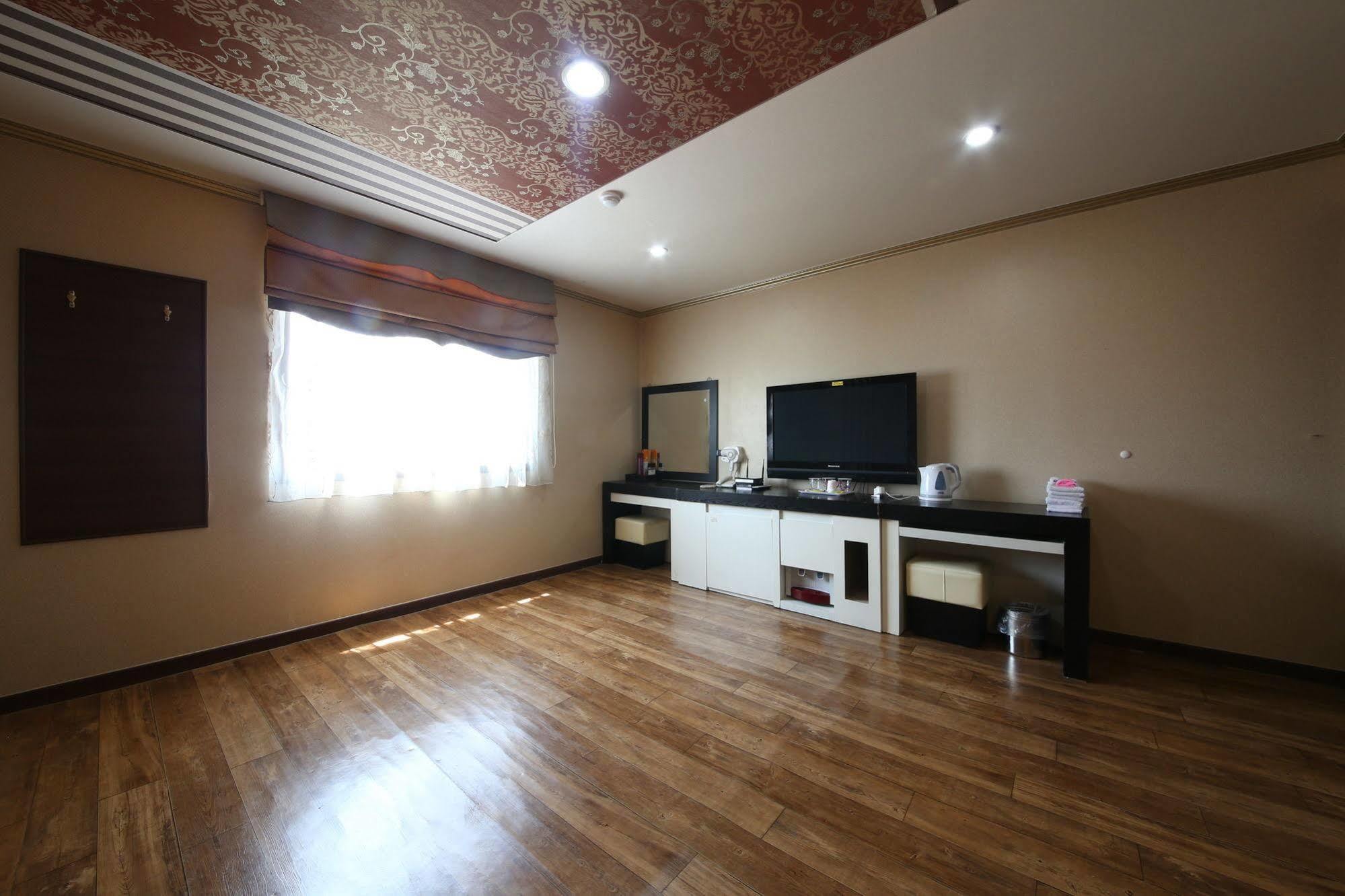 Yes Motel Gunsan Exterior photo