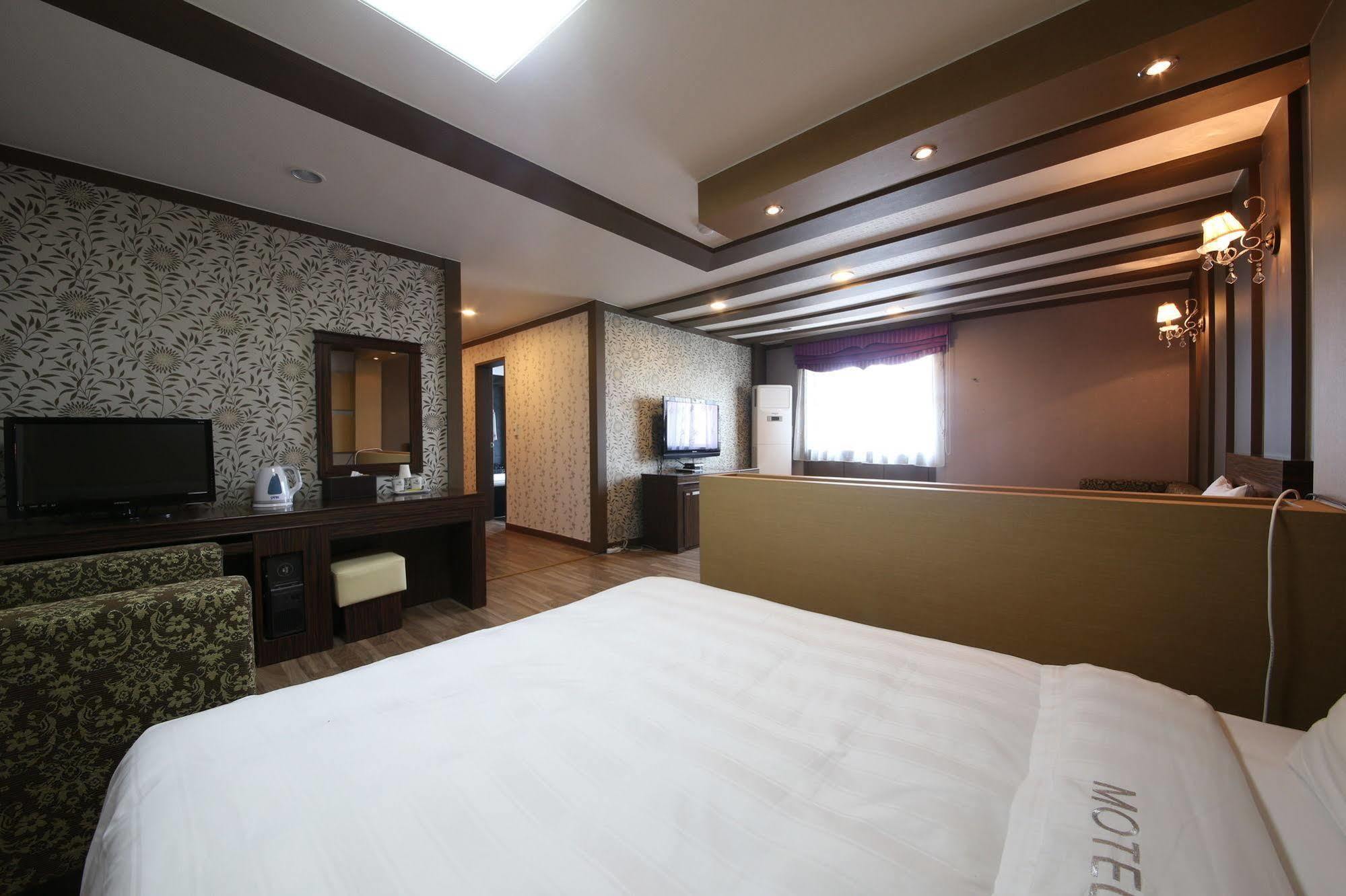 Yes Motel Gunsan Exterior photo